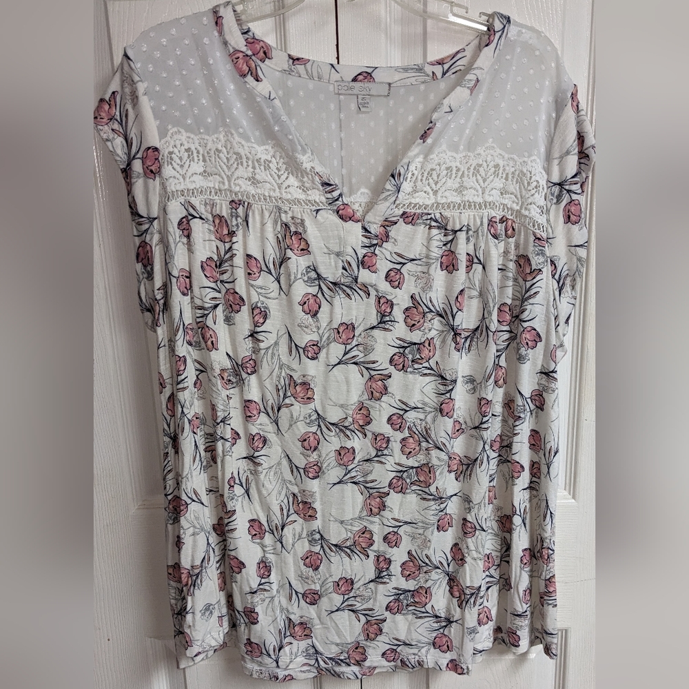 Pale Sky White and Pink Tulip Top Size 2X